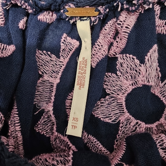 Free People Soleil Embroidered Crop Top Navy/Pink Bohemian Sz XS (oversized) - Picture 5 of 7